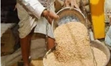 शासन की मंशा पर पलीता लगा रहे कोटेदार