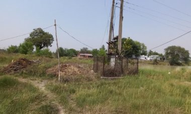 जयरामपुर गांव में खुले स्थान पर रखा गया ट्रांसफार्मर दे रहा बड़ी घटना को दावत