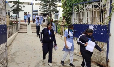 सीबीएसई बोर्ड की वार्षिक परीक्षा 11 छात्र छात्राओं ने छोङी परीक्षा