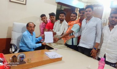 छात्र नेताओं ने समस्याओं को लेकर दिया पत्र