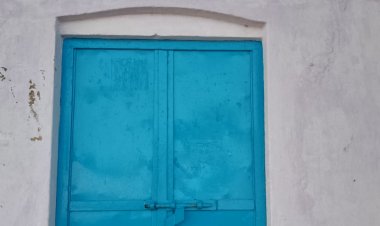 हायर सेकेंडरी स्कूल बालापुर के कार्यालय का बंद मिला ताला