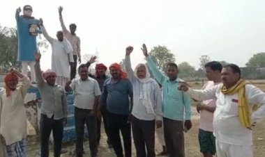 महापुरुषों की मूर्ति और प्रतिमाओं का किया गया      साफ सफाई