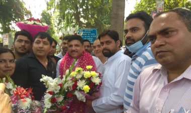 आप सांसद संजय सिंह को दी जन्मदिन की बधाई