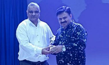 फैशन शो में सुंदरियों ने दिखाया अपना जलवा, सिंगर मोंटू मस्त अली ने किया सबको मंत्रमुग्ध