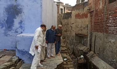 भाजपा सरकार मे मंदिर का बुरा हाल, पार्षद शिरोमणि ने मंदिर बनवाने का किया ऐलान