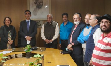 औद्योगिक मंत्री महाना को सौंपा ज्ञापन