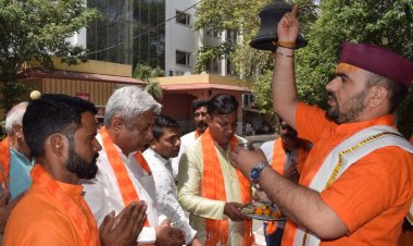 उत्तर प्रदेश उद्योग व्यापार मंडल ने किया हनुमान चालीसा पाठ