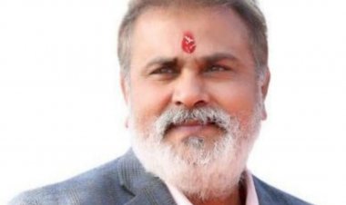 कार हटाने को लेकर हुए विवाद में चौकी प्रभारी ने समाजसेवी को ही बैठाया चौकी में