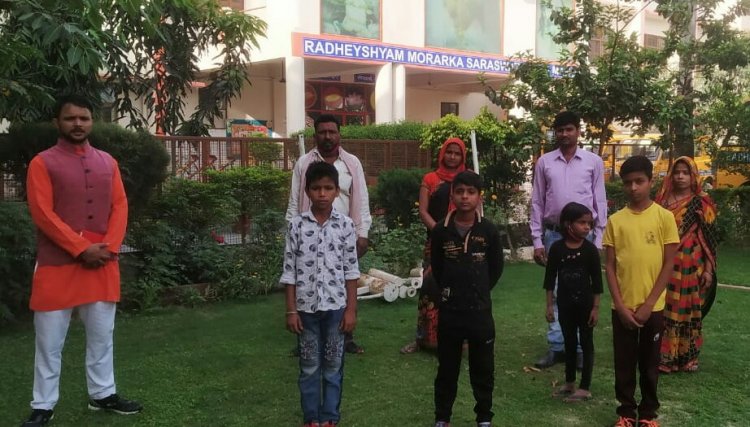अंकित, सुमित, जितेन्द्र का माधव कुंज विधालय मेरठ में कराया दाखिला