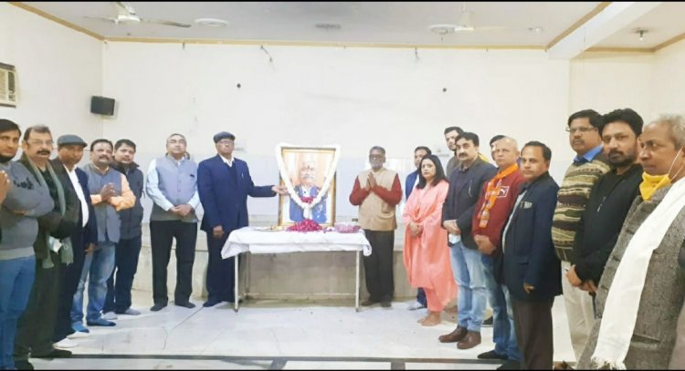 ब्राह्मण समाज सेवा समिति ने स्व. सुरेश तिवारी की द्वितीय पुण्यतिथि पर दी श्रद्धांजलि