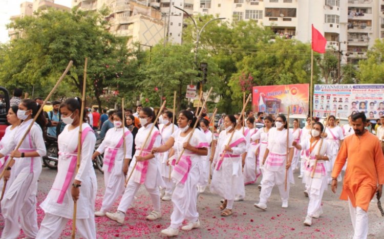 राष्ट्र सेविका समिति ने किया पथ संचलन