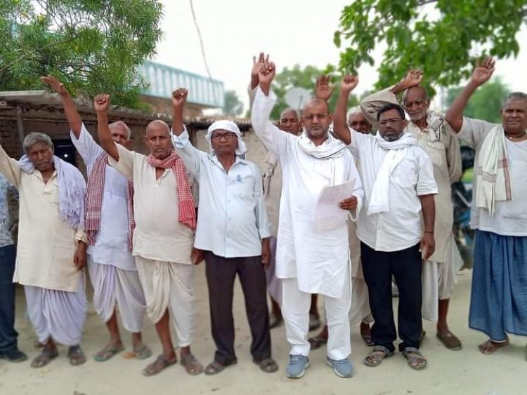 सेहंदा ताल से नाले की खुदाई नहीं होने से ग्रामीण आक्रोशित