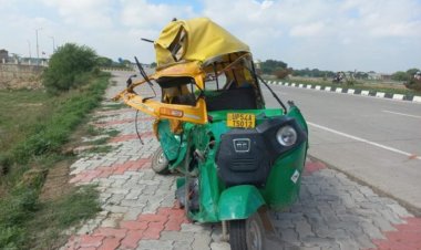 तेज रफ्तार ट्रक ने टेंपो में मारी टक्कर, दो की मौत 9 घायल