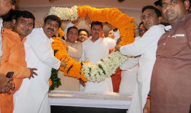 नोएडा वासियों ने किया सांसद सुरेंद्र सिंह  नागर का अभिनंदन