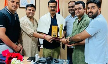 एडीसीपी रणविजय सिंह को नोवरा सम्मान क्षेत्र में शांति कायम करने और अपराधियों में भय उत्पन्न करने हेतु मिला सम्मान
