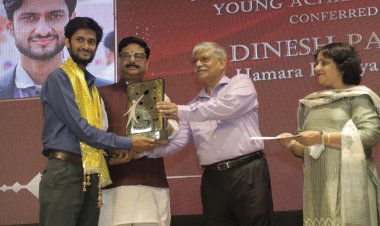 नवरत्न फाउंडेशन्स के वार्षिकोत्सव "समर्पण -2022' में दिनेश पाण्डेय हमारा कर्तव्य, को मिला यंग एचीवर एवार्ड 2022 व नकद 11,000 रूपये