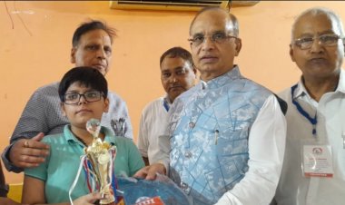 रामायण चित्रकला प्रतियोगिता में विकलांग रितिक बने विजेता