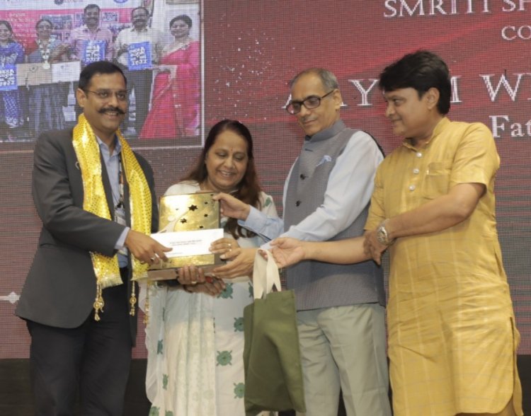 समर्पण -2022 में श्री कुंवर स्वरूप भटनागर स्मृति शिक्षा पुरस्कार- 2022 एवं नकद 11,000 रूपये से सम्मानित हुई आयोम वेलफेयर सोसायटी