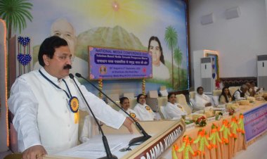 समाज में अध्यात्म और मीडिया में भारत की जरूरत प्रो. द्विवेदी