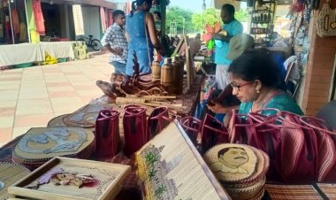 नॉर्थ-ईस्ट फैस्टिवल में वीकेंड पर हुई जमकर खरीददारी