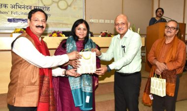 शिक्षकों और विद्यार्थियों से ही बड़ा बनता है शिक्षण संस्थान: प्रो. द्विवेदी