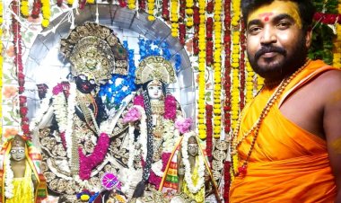 पक्का घाट मंदिर में धूमधाम के साथ मनाई गई राधा अष्टमी