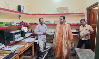 जिलाधिकारी आर्यका अखौरी हुई नाराज,  गंदगी फैलाने वाले कर्मचारियों की खैर नहीं