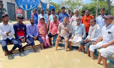 जानलेवा सड़क से त्रस्त ग्रामीणों ने किया अनोखा जनान्दोलन