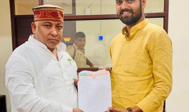 रोडवेज की समस्या को लेकर भाजपा युवा नेता ने प्रदेश मंत्री को सौंपा पत्र