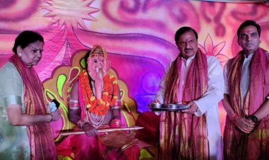 डॉ महेश शर्मा ने गणेश पूजन कर कराया रामलीला का शुभारंभ