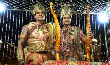 लव कुश की राम बारात में हजारों भक्तो ने पुष्प वर्षा की