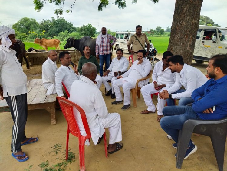 शोक संवेदना व्यक्त करने  पहुंचे एम एल सी