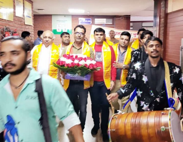 महेश शर्मा फैन्स क्लब ने मनाया सांसद डॉ महेश शर्मा का 64वां जन्मदिन