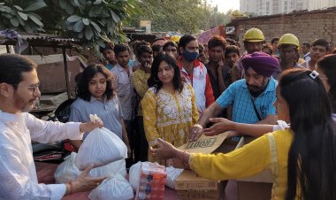 दिवाली पूर्व संध्या पर ईएमसीटी की टीम के द्वारा 150 परिवारों को राशन, मिठाई  पाकर बच्चो और बड़ो के चेहरे पर आयी मुस्कान