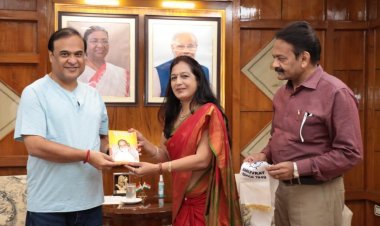 अणुव्रत जीवन शैली विशेषांक मुख्यमन्त्री-आसाम को भेंट