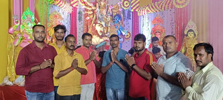 माता रानी का दर्शन करने पहुंच रहे भक्त, गांव गली हुआ गुलजार