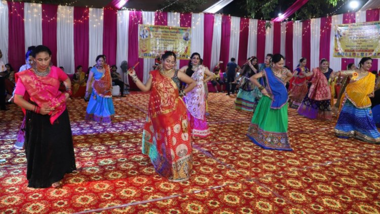 रजत विहार, सी ब्लाक में डांडिया व गरवा का हुआ आयोजन