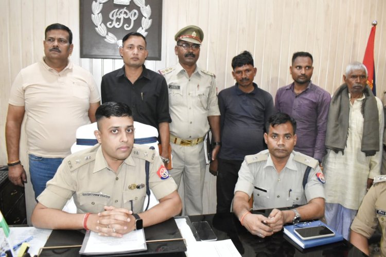 करोड़ों की हीरोइन के साथ तीन गिरफ्तार