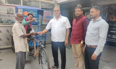 डा. राजन कुमार ने एक और रिक्शा चालक को बनाया सक्षम