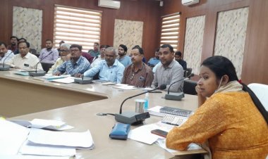 डीएम हुई शक्त, अल्पसंख्यक कल्याण अधिकारी का 1 दिन का वेतन काटने का दिया निर्देश