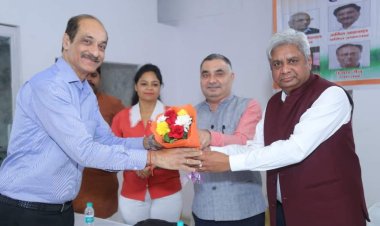 उ.प्र. उद्योग व्यापार मंडल की हुई समीक्षा बैठक,  संजय जैन बने कार्यकारी अध्यक्ष