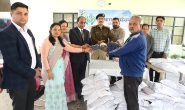 कैदियो को गर्म कपड़ो का वितरण किया