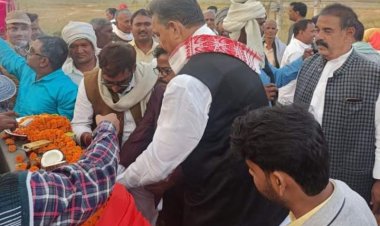 बसपा सांसद के कार्यक्रम में गायब रहे बसपाई,डटे रहे सपाई,बना चर्चा का विषय