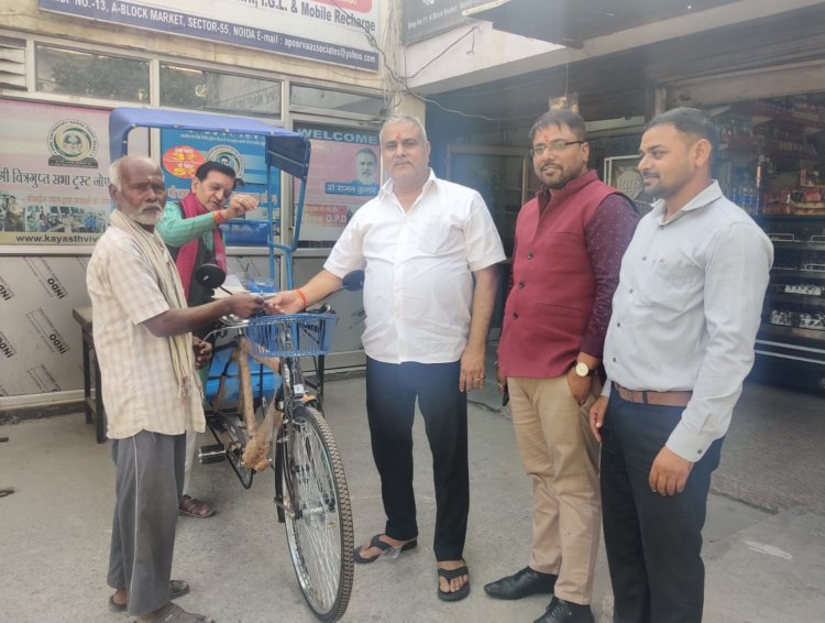 डा. राजन कुमार ने एक और रिक्शा चालक को बनाया सक्षम