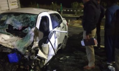 कार और पिकअप में जोरदार टक्कर बच्चे की मौत, 7 घायल