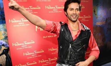 मैडम तुसाद इंडिया में लगी वरुण धवन की मोम की मूर्ति 