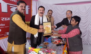 सोशल मीडिया लोकप्रिय पर भरोसेमंद नहीं : प्रो. संजय द्विवेदी