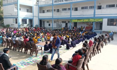 कैलेंडर नववर्ष की पूर्व संध्या पर बच्चों द्वारा दी गई शानदार प्रस्तुति