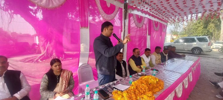 ग्राम प्रधानों ने बिरनो बीडीओ को समस्याओं से कराया अवगत