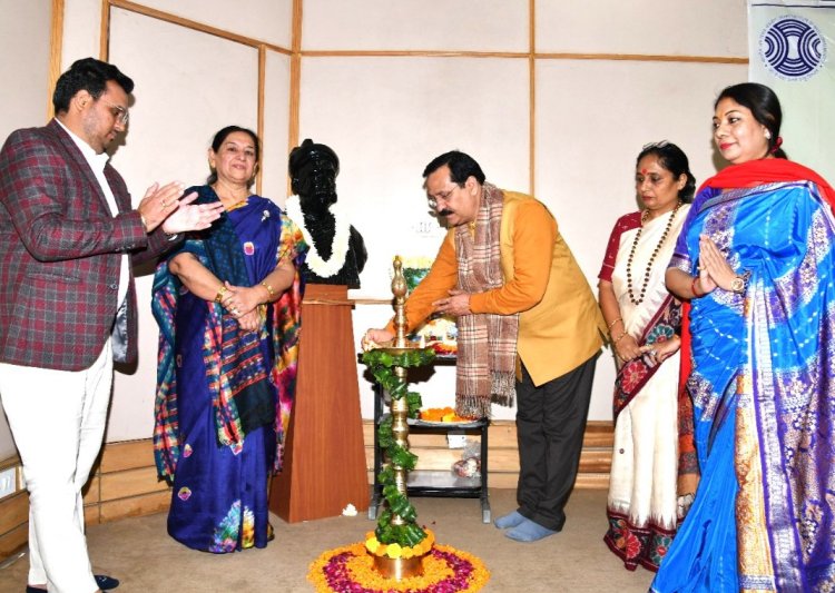 संस्कार और अनुभव का खजाना हैं सीनियर सिटीजंस : प्रो. द्विवेदी